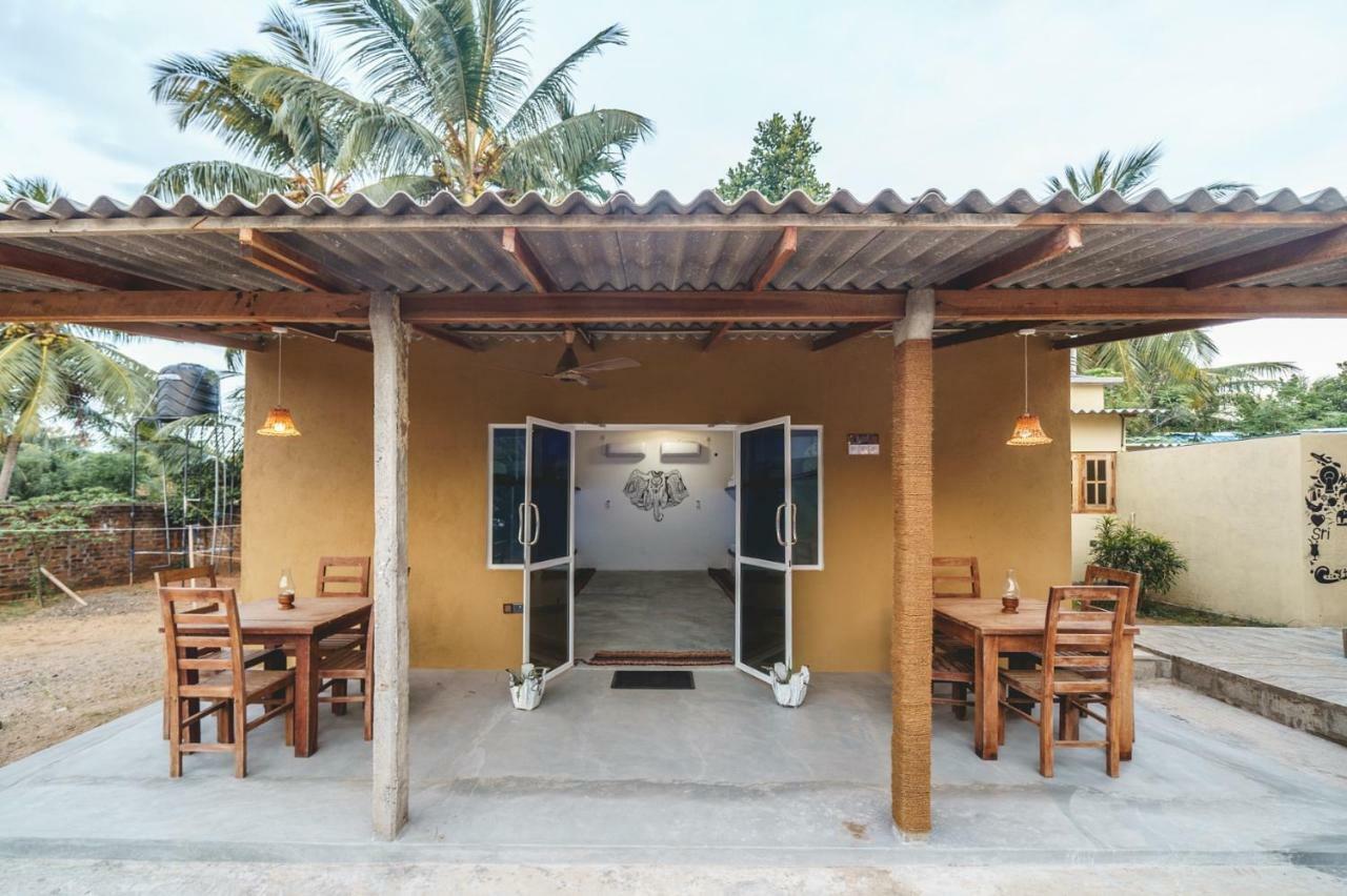 Alcatraz Hostel Arugam Bay Exterior photo